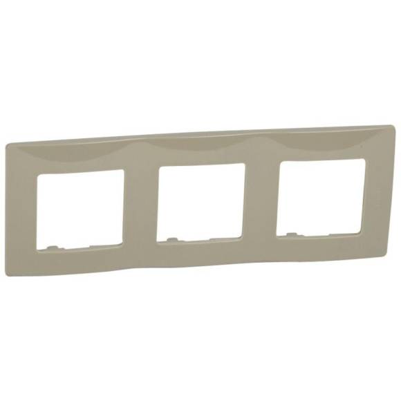 Рамка 3-м Etika сл. кость Leg 672513 Рамка 3-м Etika сл. кость Leg 672513