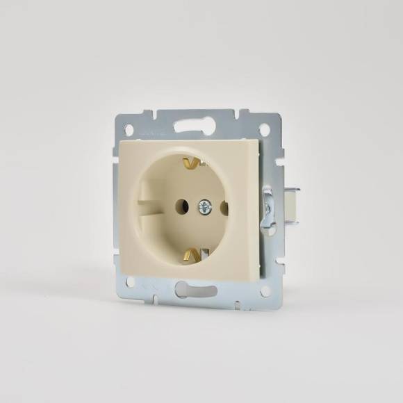 Розетка 1-м СП Karina с заземл. термопласт механизм крем. LEZARD 707-0388-122B Розетка 1-м СП Karina с заземл. термопласт механизм крем. LEZARD 707-0388-122B