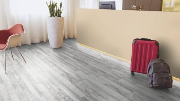 Ламинат Kaindl Classic Touch 8-32 Стандарт Сосна Деревенская К5271 VS Ламинат Kaindl Classic Touch 8-32 Стандарт Сосна Деревенская К5271 VS