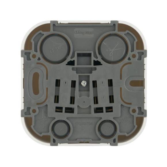 Розетка 1-м ОП Quteo 16А IP20 250В 2P+E с заземл. защ. шторки бел. Leg 782220 Розетка 1-м ОП Quteo 16А IP20 250В 2P+E с заземл. защ. шторки бел. Leg 782220