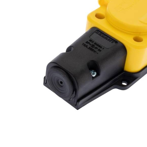 Розетка штепсельная трехместная влагозащищенная с заземл. 16А IP54 каучук желт. Rexant 111-126 Розетка штепсельная трехместная влагозащищенная с заземл. 16А IP54 каучук желт. Rexant 111-126