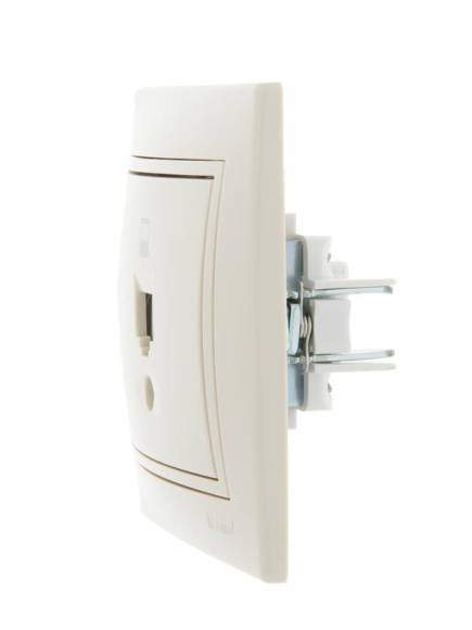 Розетка компьютерная 1-м СП Mira RJ45 крем./крем.. LEZARD 701-0303-139 Розетка компьютерная 1-м СП Mira RJ45 крем./крем.. LEZARD 701-0303-139