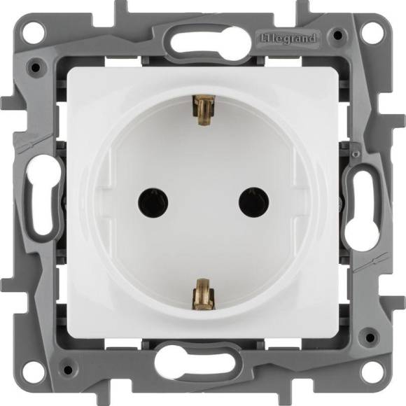 Розетка 1-м СП Etika 16А IP20 250В 2P+E с заземл. немецк. стандарт винтов. клеммы механизм бел. Leg 672221 Розетка 1-м СП Etika 16А IP20 250В 2P+E с заземл. немецк. стандарт винтов. клеммы механизм бел. Leg 672221
