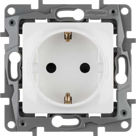 Розетка 1-м СП Etika 16А IP31 250В 2P+E с заземл. защ. шторки немецк. стандарт винтов. клеммы механизм бел. Leg 672222 Розетка 1-м СП Etika 16А IP31 250В 2P+E с заземл. защ. шторки немецк. стандарт винтов. клеммы механизм бел. Leg 672222