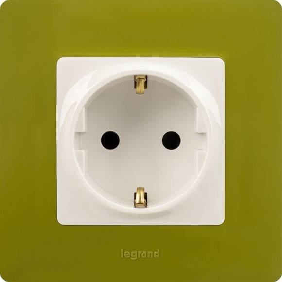 Розетка 1-м СП Etika 16А IP31 250В 2P+E с заземл. защ. шторки немецк. стандарт винтов. клеммы механизм бел. Leg 672222 Розетка 1-м СП Etika 16А IP31 250В 2P+E с заземл. защ. шторки немецк. стандарт винтов. клеммы механизм бел. Leg 672222