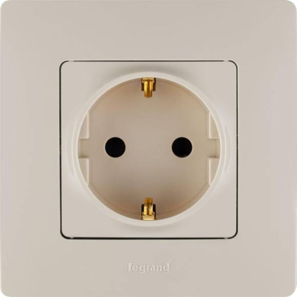 Розетка 1-м СП Etika 16А IP31 250В 2P+E с заземл. защ. шторки немецк. стандарт винтов. клеммы механизм сл. кость Leg 672322 Розетка 1-м СП Etika 16А IP31 250В 2P+E с заземл. защ. шторки немецк. стандарт винтов. клеммы механизм сл. кость Leg 672322