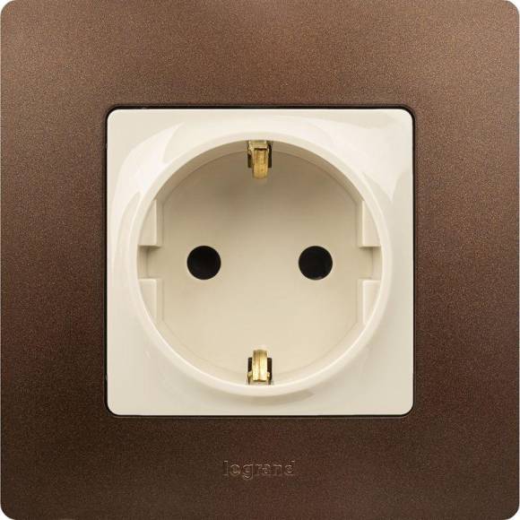 Розетка 1-м СП Etika 16А IP31 250В 2P+E с заземл. защ. шторки немецк. стандарт винтов. клеммы механизм сл. кость Leg 672322 Розетка 1-м СП Etika 16А IP31 250В 2P+E с заземл. защ. шторки немецк. стандарт винтов. клеммы механизм сл. кость Leg 672322