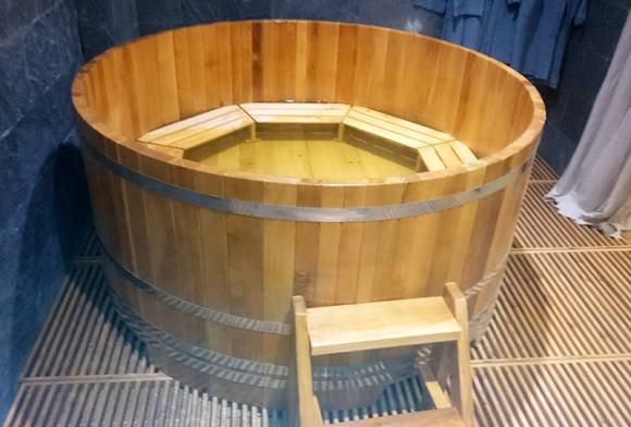 Купель круглая из лиственницы D=1.2 H=1.0 с полимерным покрытием натуральная Купель круглая из лиственницы D=1.2 H=1.0 с полимерным покрытием натуральная