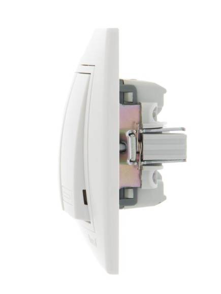 Выключатель 3-кл. СП Mira 10А IP20 с бел.вставкой бел. LEZARD 701-0202-109 Выключатель 3-кл. СП Mira 10А IP20 с бел.вставкой бел. LEZARD 701-0202-109