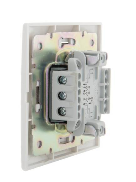 Выключатель 3-кл. СП Mira 10А IP20 с бел.вставкой бел. LEZARD 701-0202-109 Выключатель 3-кл. СП Mira 10А IP20 с бел.вставкой бел. LEZARD 701-0202-109