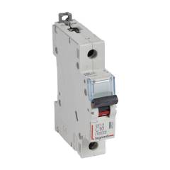 Выключатель автоматический модульный 1п C 10А 6кА DX3-E 6000 1мод. 230/400В Leg 407261 Выключатель автоматический модульный 1п C 10А 6кА DX3-E 6000 1мод. 230/400В Leg 407261